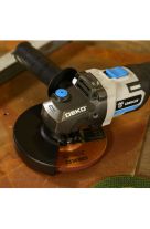 DEKO ΓΩΝΙΑΚΟΣ ΤΡΟΧΟΣ MΠΑΤΑΡΙΑΣ 20V Φ125 4AH DKAG20BL01-S2