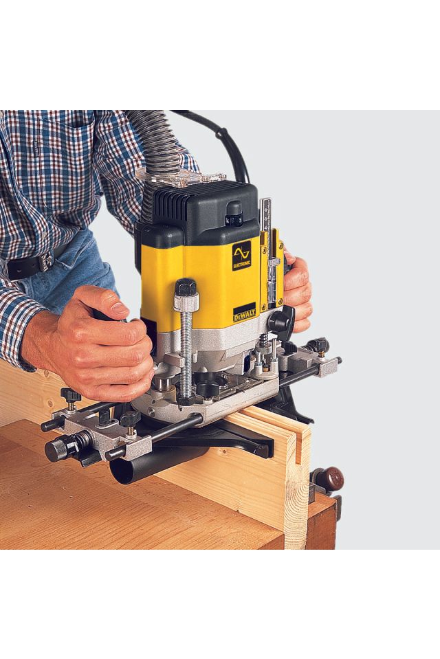 DEWALT ΒΥΘΙΖΟΜΕΝΟ ΡΟΥΤΕΡ ΜΕΤΑΒΑΛΛΟΜΕΝΗΣ ΤΑΧΥΤΗΤΑΣ 2000 Watt 1/2 (12χιλ.) DW625EK
