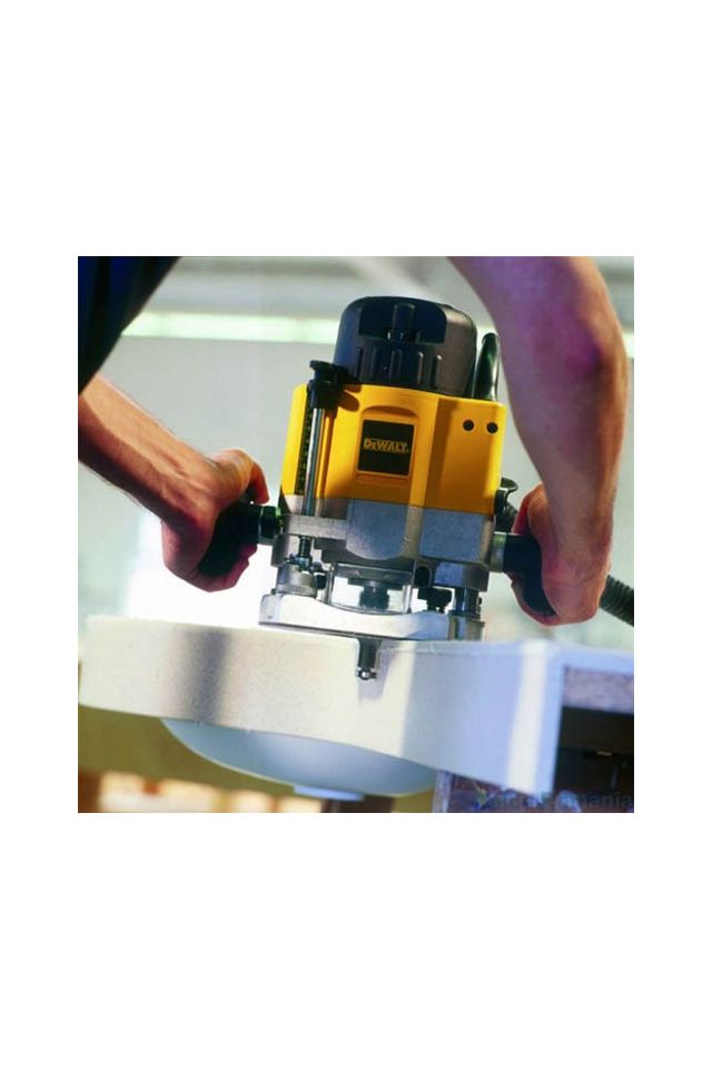 DEWALT ΒΥΘΙΖΟΜΕΝΟ ΡΟΥΤΕΡ ΜΕΤΑΒΑΛΛΟΜΕΝΗΣ ΤΑΧΥΤΗΤΑΣ 2000 Watt 1/2 (12χιλ.) DW625EK