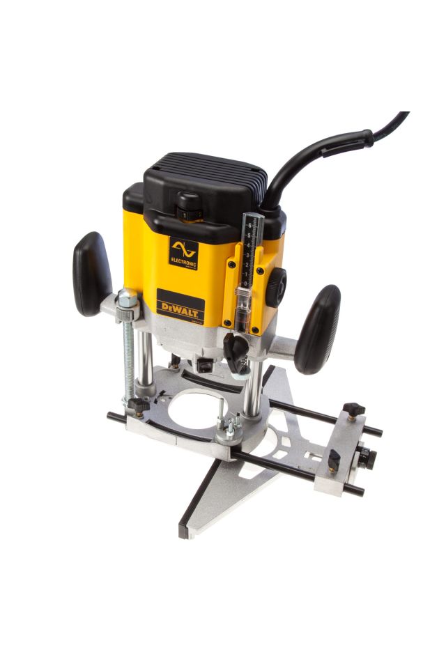 DEWALT ΒΥΘΙΖΟΜΕΝΟ ΡΟΥΤΕΡ ΜΕΤΑΒΑΛΛΟΜΕΝΗΣ ΤΑΧΥΤΗΤΑΣ 2000 Watt 1/2 (12χιλ.) DW625EK