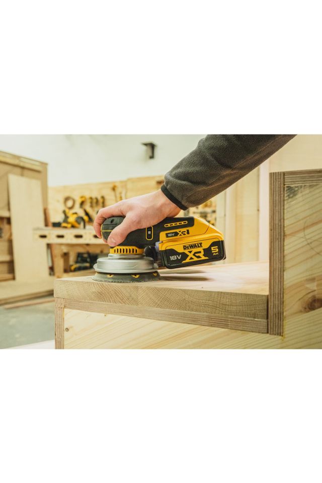 DEWALT 18V XR BL ΕΚΚΕΝΤΡΟ ΤΡΙΒΕΙΟ 150MM (2X5.0AH) ΣΕ ΚΑΣΕΤΙΝΑ TSTAK DCW230P2-QW